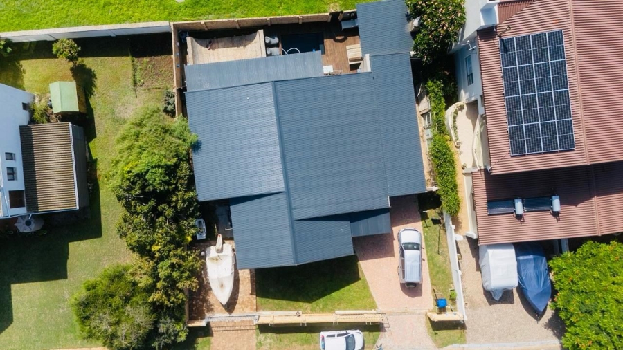 5 Bedroom Property for Sale in Wavecrest Eastern Cape